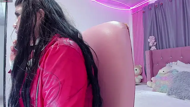 Nayla-Mouna online show from February 4, 7:53 pm