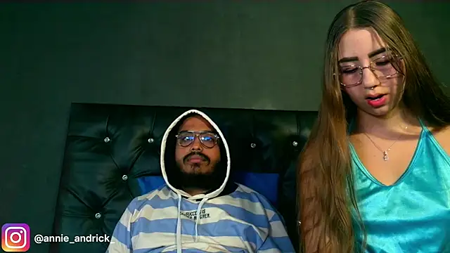  leda swan  online show from December 1, 1:27 pm