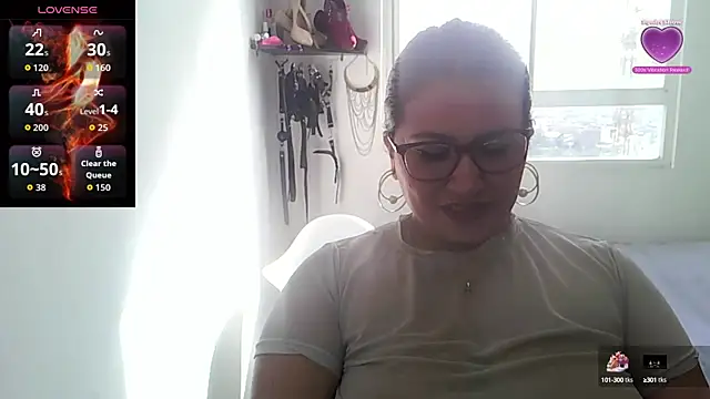 Snapshot of Vesper_Vixen chatting on September 13, 12:49 pm Vesper Vixen online show from September 13, 12:49 pm