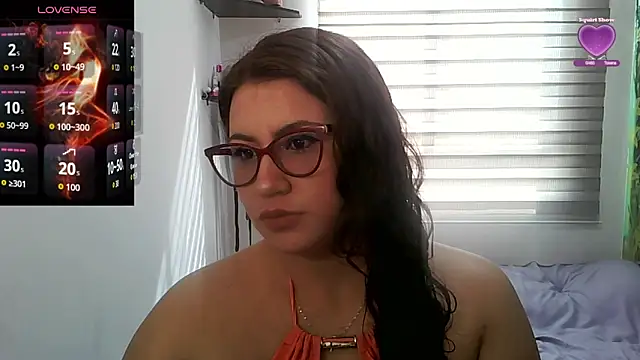 Snapshot of Vesper_Vixen chatting on September 17, 1:35 pm Vesper Vixen online show from September 17, 1:35 pm