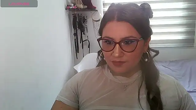 Snapshot of Vesper_Vixen chatting on October 1, 2:34 pm Vesper Vixen online show from October 1, 2:34 pm