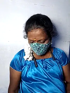 Snapshot of umashreetamil chatting on November 7, 4:18 pm umashreetamil online show from November 7, 4:18 pm