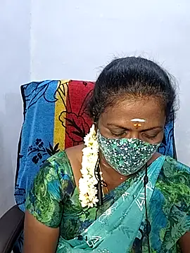 Snapshot of umashreetamil chatting on November 11, 11:32 am umashreetamil online show from November 11, 11:32 am