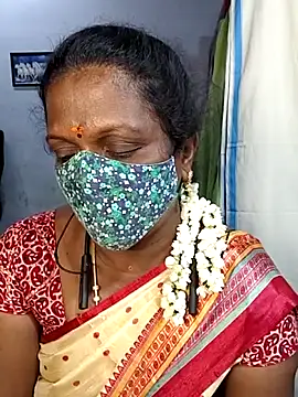 Snapshot of umashreetamil chatting on November 17, 4:46 pm umashreetamil online show from November 17, 4:46 pm