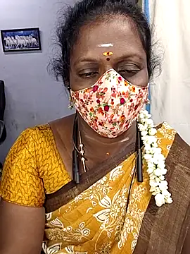 Snapshot of umashreetamil chatting on November 20, 12:55 am umashreetamil online show from November 20, 12:55 am