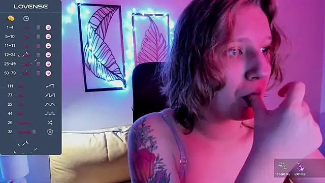 Snapshot of Hailey_Foxy chatting on November 14, 8:57 am Hailey Foxy online show from November 14, 8:57 am