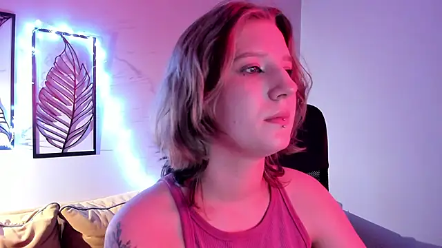 Snapshot of Hailey_Foxy chatting on November 30, 9:35 am Hailey Foxy online show from November 30, 9:35 am