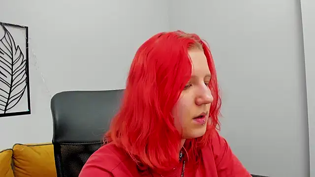 Snapshot of Hailey_Foxy chatting on April 24, 12:07 pm Hailey Foxy online show from April 24, 12:07 pm