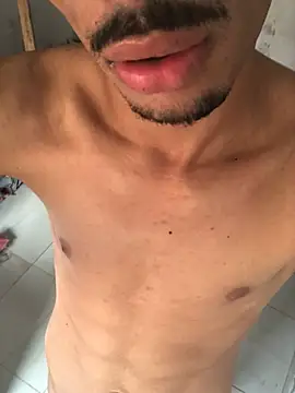 UsualSummer2 online show from April 7, 2:17 pm