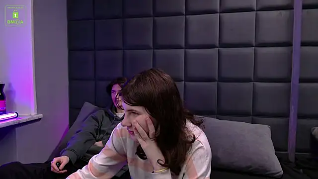 Snapshot of ViviaraNGendy chatting on October 7, 3:31 pm ViviaraNGendy online show from October 7, 3:31 pm