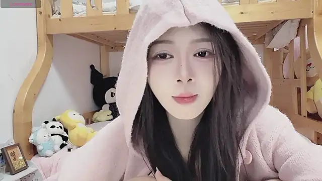 Snapshot of Sue101010 chatting on October 22, 12:38 pm Sue101010 online show from October 22, 12:38 pm