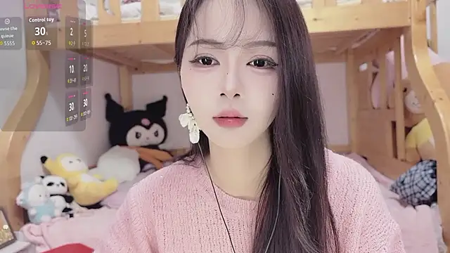 Snapshot of Sue101010 chatting on October 25, 1:18 pm Sue101010 online show from October 25, 1:18 pm