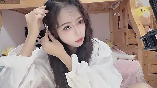 Snapshot of Sue101010 chatting on November 1, 1:13 pm Sue101010 online show from November 1, 1:13 pm