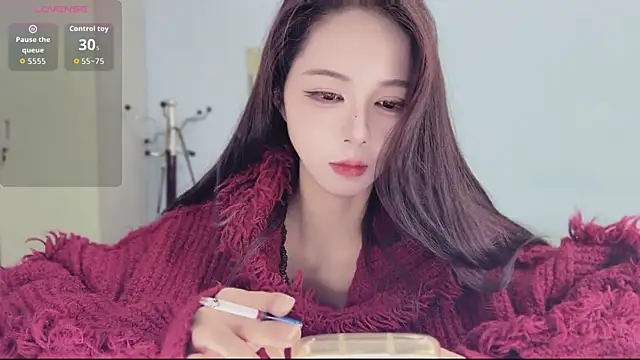 Snapshot of Sue101010 chatting on November 23, 5:46 pm Sue101010 online show from November 23, 5:46 pm