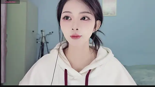 Snapshot of Sue101010 chatting on November 25, 4:18 pm Sue101010 online show from November 25, 4:18 pm