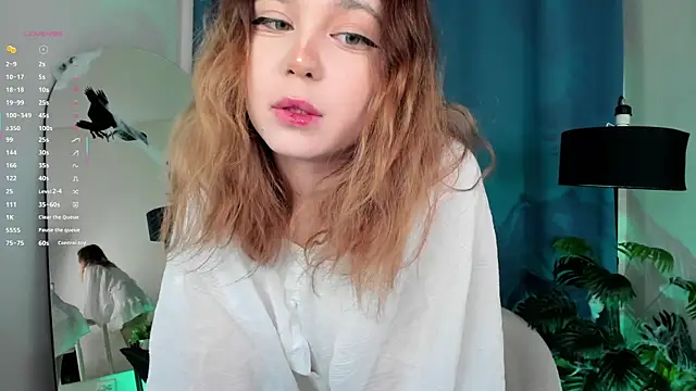 Lina Glow online show from October 28, 6:39 am