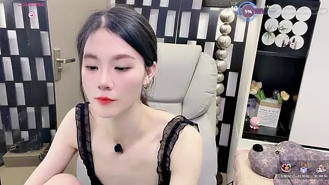 Yueyue-MM online show from June 21, 2:30 pm