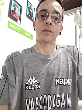 Snapshot of dinho_carioca chatting on September 10, 7:14 pm dinho carioca online show from September 10, 7:14 pm