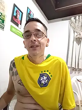 Snapshot of dinho_carioca chatting on September 25, 3:49 pm dinho carioca online show from September 25, 3:49 pm