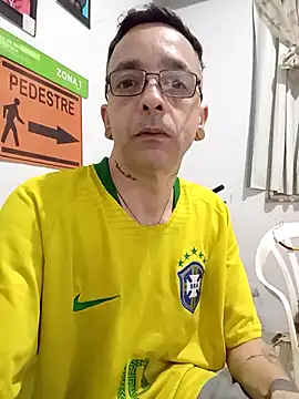 Snapshot of dinho_carioca chatting on October 11, 2:15 pm dinho carioca online show from October 11, 2:15 pm