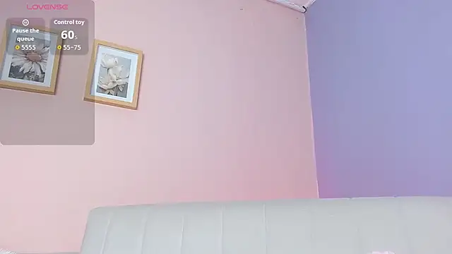 Snapshot of lourdes_moon22 chatting on October 10, 1:10 pm lourdes moon22 online show from October 10, 1:10 pm