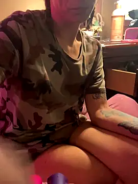 Snapshot of d3luluxx chatting on November 1, 6:43 pm d3luluxx online show from November 1, 6:43 pm