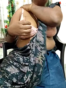 Snapshot of Silk_Smitha_27 chatting on December 20, 2:57 pm Silk Smitha 27 online show from December 20, 2:57 pm