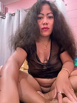 Snapshot of Lindarossyta chatting on November 2, 11:40 pm Lindarossyta online show from November 2, 11:40 pm