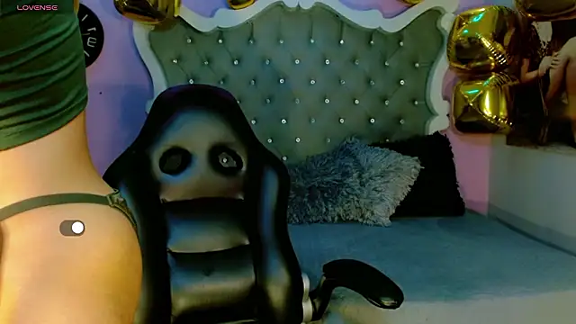 Honey Moontsts online show from March 17, 12:19 pm