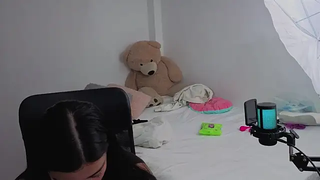 valerihouse online show from March 20, 1:21 am