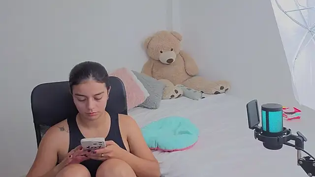 valerihouse online show from April 1, 2:12 am