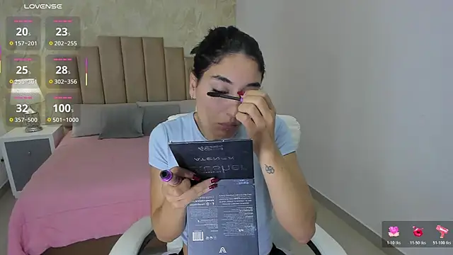 Snapshot of Scarlett_12 chatting on February 24, 11:30 am Scarlett 12 online show from February 24, 11:30 am