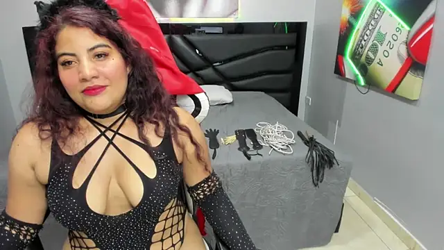 Snapshot of Sara_Bdsm_ chatting on October 18, 3:57 pm Sara Bdsm online show from October 18, 3:57 pm