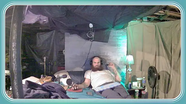 Snapshot of Cowboy815 chatting on November 15, 7:16 am Cowboy815 online show from November 15, 7:16 am