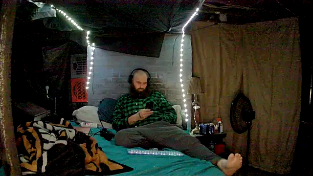 Snapshot of Cowboy815 chatting on November 21, 4:33 am Cowboy815 online show from November 21, 4:33 am