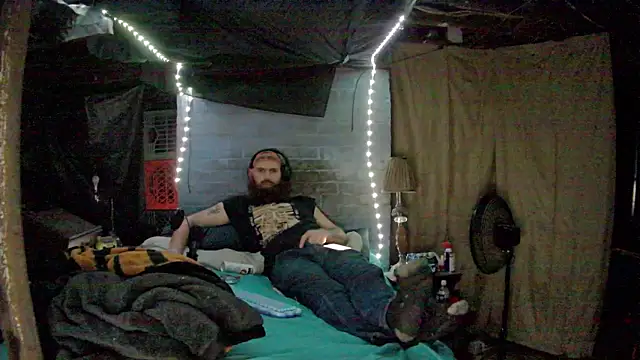 Snapshot of Cowboy815 chatting on November 22, 3:05 am Cowboy815 online show from November 22, 3:05 am