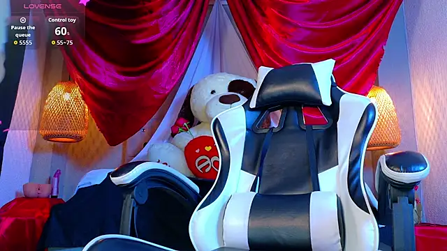 Thaiel Fosteer online show from February 15, 7:38 am