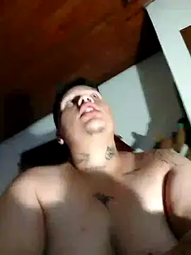 Snapshot of Yulian_bigclit7 chatting on November 16, 2:06 am Yulian bigclit7 online show from November 16, 2:06 am