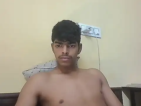 Snapshot of monster_33 chatting on May 2, 6:51 am monster 33 online show from May 2, 6:51 am