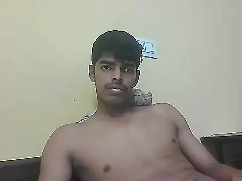 Snapshot of monster_33 chatting on May 5, 9:50 am monster 33 online show from May 5, 9:50 am