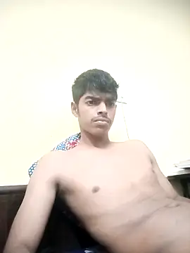 Snapshot of monster_33 chatting on May 11, 1:39 pm monster 33 online show from May 11, 1:39 pm
