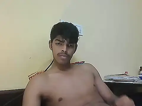 Snapshot of monster_33 chatting on May 12, 1:19 pm monster 33 online show from May 12, 1:19 pm