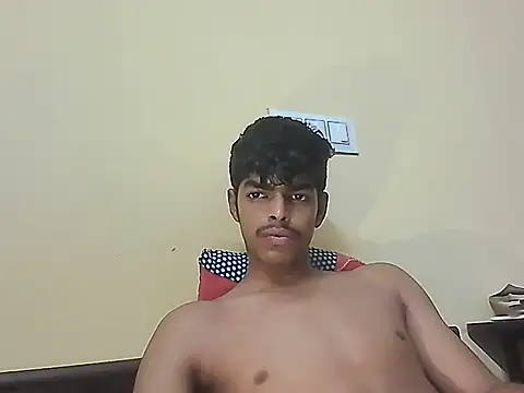 Snapshot of monster_33 chatting on May 19, 7:26 am monster 33 online show from May 19, 7:26 am