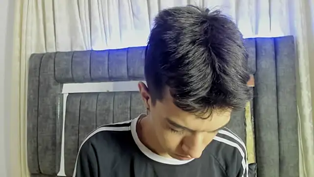 Snapshot of dylan_202520_ chatting on September 12, 11:21 am dylan 202520 online show from September 12, 11:21 am