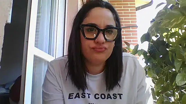 Cuquita83 online show from April 2, 12:14 pm