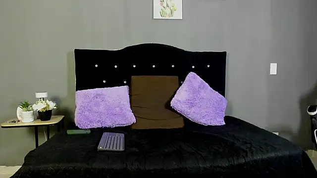  online show from April 4, 12:13 pm