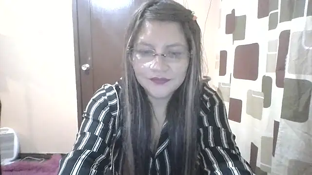 Snapshot of Isisflame chatting on November 22, 2:10 am Isisflame online show from November 22, 2:10 am