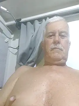 Snapshot of slaveman4you chatting on September 13, 12:54 am slaveman4you online show from September 13, 12:54 am