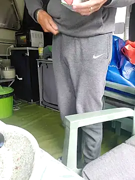 Snapshot of slaveman4you chatting on September 17, 11:56 am slaveman4you online show from September 17, 11:56 am