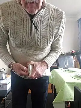 slaveman4you online show from April 4, 11:18 am